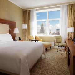 Гостиница Marriott Novy Arbat комната для гостей