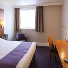 Отель Premier Inn Warrington North East комната для гостей