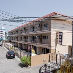 Отель Orient House парковка