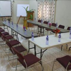 Отель Coconut Grove Miners Lodge