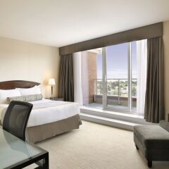 Отель Coast Victoria Hotel & Marina by APA Канада, Виктория - отзывы, цены и фото номеров - забронировать отель Coast Victoria Hotel & Marina by APA онлайн комната для гостей фото 3