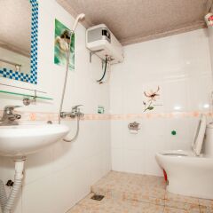 Отель Halong Party Hostel Вьетнам, Халонг - отзывы, цены и фото номеров - забронировать отель Halong Party Hostel онлайн ванная фото 2