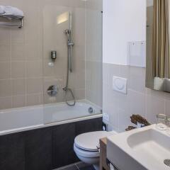 Отель Falkensteiner Hotel Maria Prag Чехия, Прага - 1 отзыв об отеле, цены и фото номеров - забронировать отель Falkensteiner Hotel Maria Prag онлайн ванная