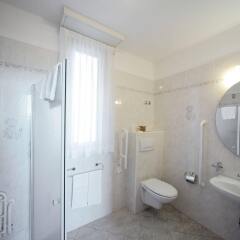 Отель Residence Zust Италия, Вербания - отзывы, цены и фото номеров - забронировать отель Residence Zust онлайн ванная