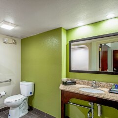 Отель Sleep Inn Frederick ванная