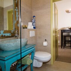 Апартаменты The Rooms Apartments ванная