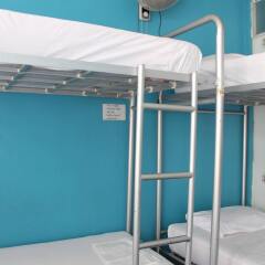 Phuket Backpacker Hostel Пхукет бассейн