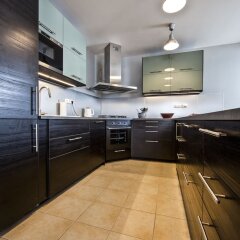 Апартаменты Spacious Treetop Apartment by easyBNB в номере фото 2