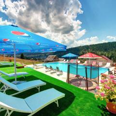 Гостиница Villa Elena бассейн