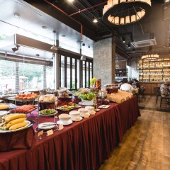 Отель Adelphi Suites Bangkok питание фото 3