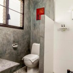 Lani's House By The Ponds in Vientiane, Laos from 50$, photos, reviews - zenhotels.com bathroom