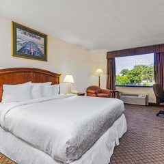 Отель Days Inn Columbus Airport Колумбус комната для гостей фото 3