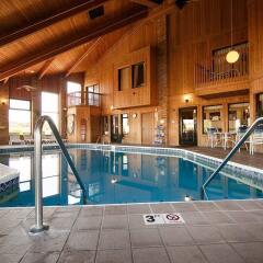 Отель Best Western Lakewood Inn бассейн