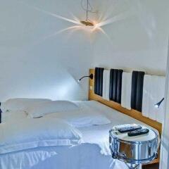 Hotel Franklin Feel The Sound в номере