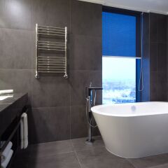 DoubleTree by Hilton Hotel Minsk ванная фото 2