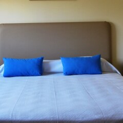 Hotel Praia do Burgau - Turismo de Natureza сейф в номере