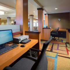 Отель Fairfield Inn & Suites by Marriott Columbus OSU США, Колумбус - отзывы, цены и фото номеров - забронировать отель Fairfield Inn & Suites by Marriott Columbus OSU онлайн интерьер отеля фото 3