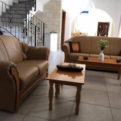 Antonis G. Hotel Apartments интерьер отеля