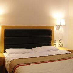 Cromwell International Hotel комната для гостей