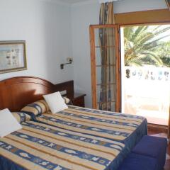Отель Hostal Cabo Roche комната для гостей фото 5
