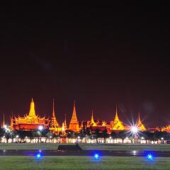 Отель Bangkok Bed And Bike Бангкок приотельная территория