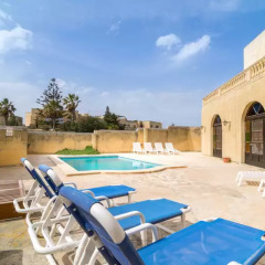 Отель Gozo Houses Of Character Виктория бассейн фото 3