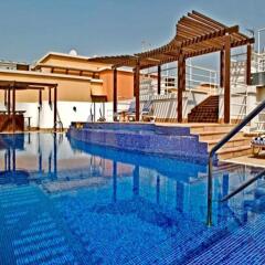 Arcadia Hotel Apartments бассейн