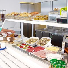 Отель Ibis budget Warszawa Reduta Польша, Варшава - отзывы, цены и фото номеров - забронировать отель Ibis budget Warszawa Reduta онлайн питание фото 2