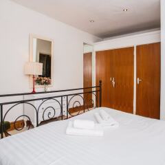 Отель Comfortable Bright & Spacious 2 Bed Central London Великобритания, Лондон - отзывы, цены и фото номеров - забронировать отель Comfortable Bright & Spacious 2 Bed Central London онлайн комната для гостей фото 4