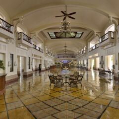 Отель The LaLiT Golf & Spa Resort Goa гостиничный бар