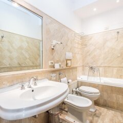 Отель Il Gattopardo Relais Италия, Рим - 1 отзыв об отеле, цены и фото номеров - забронировать отель Il Gattopardo Relais онлайн ванная фото 2
