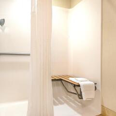 Отель Holiday Inn Express Haskell-Wayne Area ванная