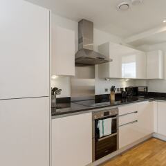 Отель 2 Bedroom Flat With Free Wifi в номере фото 2