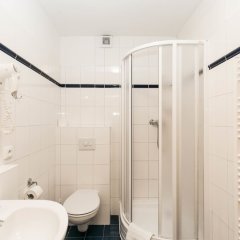 Отель Boston Чехия, Карловы Вары - 1 отзыв об отеле, цены и фото номеров - забронировать отель Boston онлайн ванная