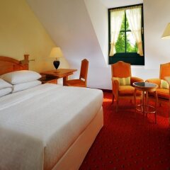 Отель Sheraton Airport комната для гостей