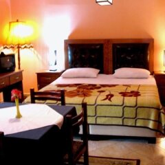 Bristol Hotel комната для гостей
