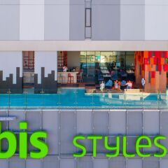 Отель Ibis Styles Bangkok Sukhumvit Phra Khanong Бангкок бассейн фото 2