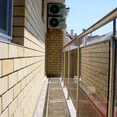 Гостиница Guesthouse Samburova 210 в Анапе отзывы, цены и фото номеров - забронировать гостиницу Guesthouse Samburova 210 онлайн Анапа балкон