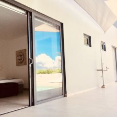 J E T S E T Giant Stylish Contemporary Villa at Spanish Water Bay in Willemstad, Curacao from 723$, photos, reviews - zenhotels.com guestroom