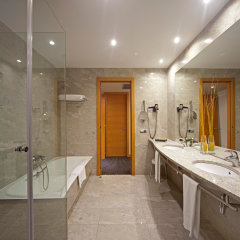Hotel Silken Puerta Madrid in Madrid, Spain from 138$, photos, reviews - zenhotels.com bathroom