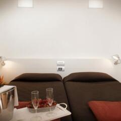White Hotel в номере
