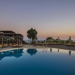 Bella Napa Bay Hotel бассейн
