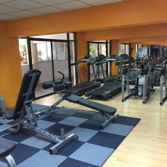 Patong Beach Hotel фитнесс-зал