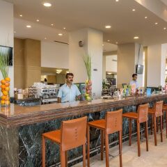 Отель Ibiscus Hotel Греция, Родос - 3 отзыва об отеле, цены и фото номеров - забронировать отель Ibiscus Hotel онлайн гостиничный бар