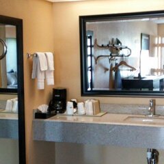 Отель Days Inn by Wyndham Sarasota Bay ванная