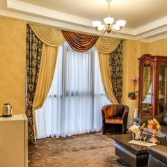 Гостиница Даяна в Симферополе 5 отзывов об отеле, цены и фото номеров - забронировать гостиницу Даяна онлайн Симферополь комната для гостей фото 4