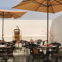 Отель The Pearl Hotel Индия, Нью-Дели - 1 отзыв об отеле, цены и фото номеров - забронировать отель The Pearl Hotel онлайн питание фото 3