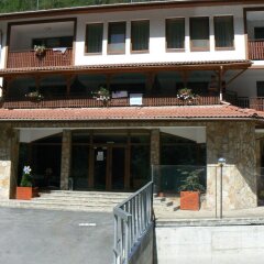 Fisherman's Hut Family Hotel Чепеларе фото 11