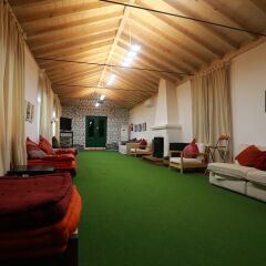 Отель Layos Hostel - Camp Испания, Лайос - отзывы, цены и фото номеров - забронировать отель Layos Hostel - Camp онлайн интерьер отеля фото 3