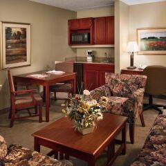 Отель Quality Inn & Suites Albuquerque Downtown - University комната для гостей фото 2